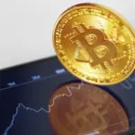 ZEC Price Nears $1,600 as Whale Risk Builds